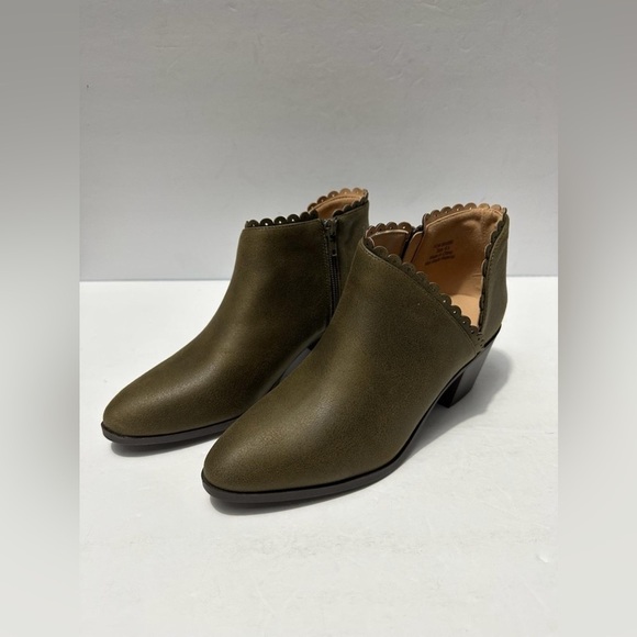 Journee Collection Tessa Bootie, Olive, Size 6.5 - Picture 4 of 8